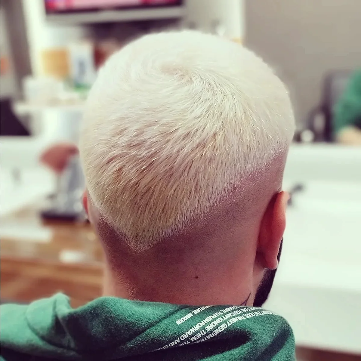 HÜSEYİN KARAKAYA · PROFESSIONAL MEN'S GROOMING